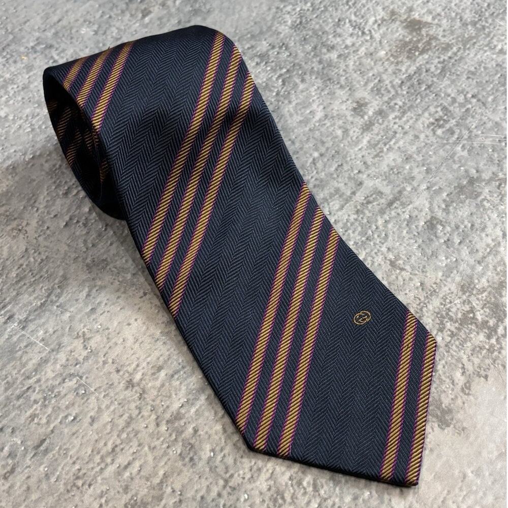 Vintage Blue & Magenta Herringbone Gucci Tie! GG Logo 90s